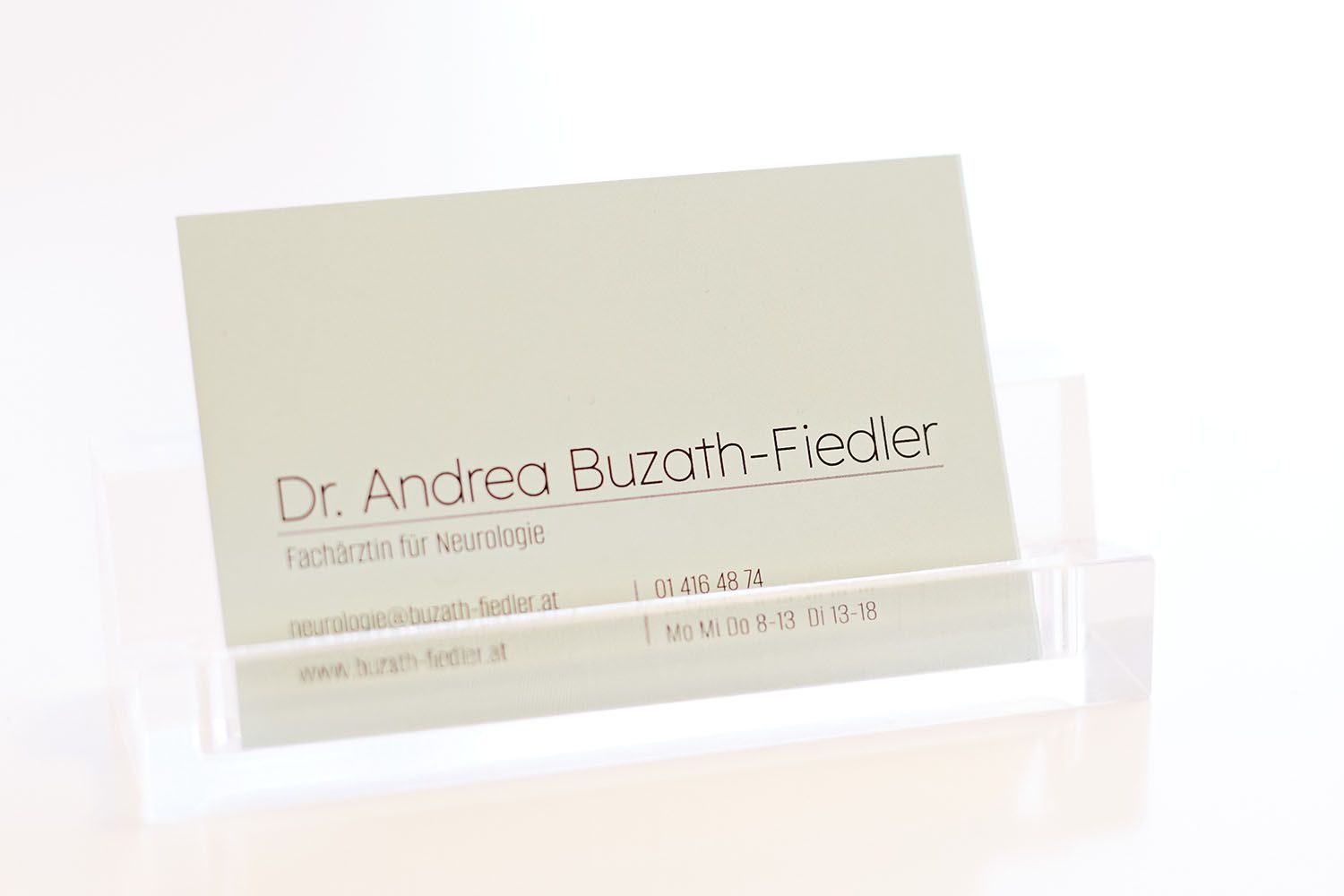 Das Wartezimmer in der Praxis von Dr. Andrea Buzath-Fiedler.