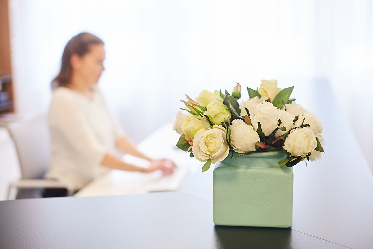 Dr. Andrea Buzath-Fiedler im Gespräch mit einer Patientin.